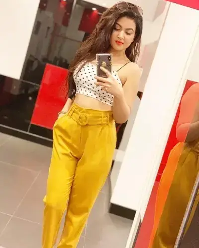 Hukumpeta Escort